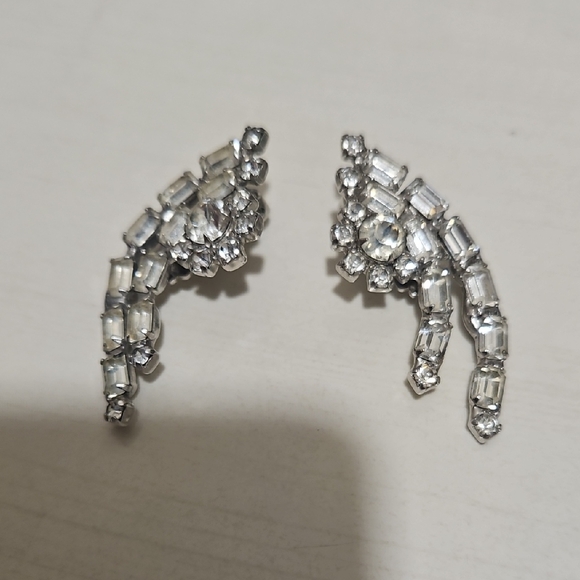 Jewelry - Vintage Rhinestone Clipp-ons